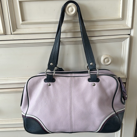 Coach bowler bag; beautiful lavender leather shoulder bag. - Picture 4 of 5